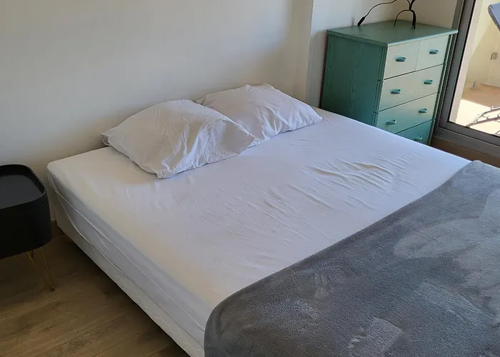 Centre-Ville Arcachon : Appartement T2 Avec Terrasse, Wifi Et Parking, A 300M De La Plage - Fr-1-374-188
