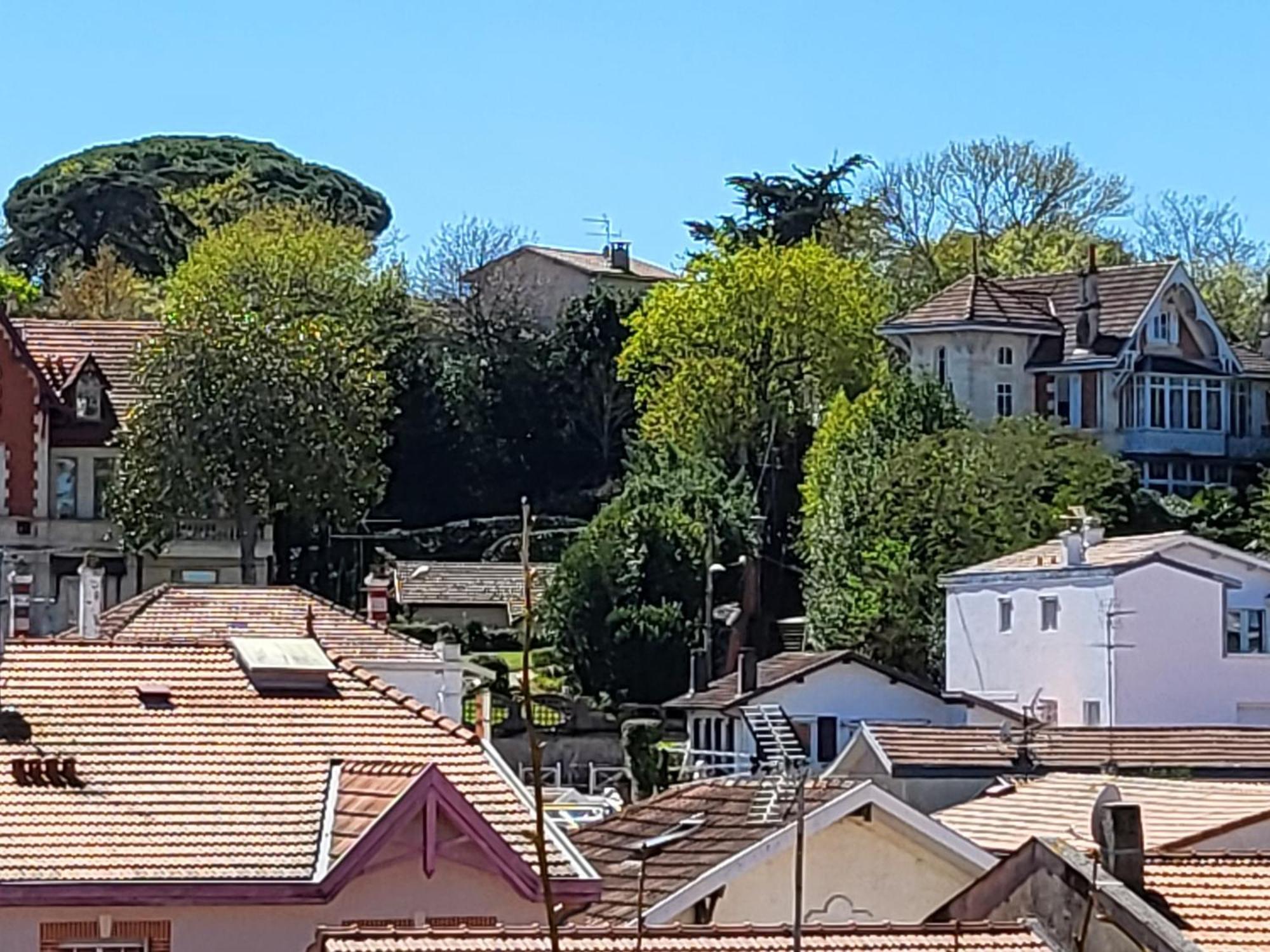 Centre-ville : T2 Avec Terrasse, Wifi Et Parking, A 300m De La - Fr-1-374-188